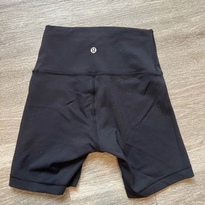 Lululemon Wunder Train High Rise Short 6” Size 4